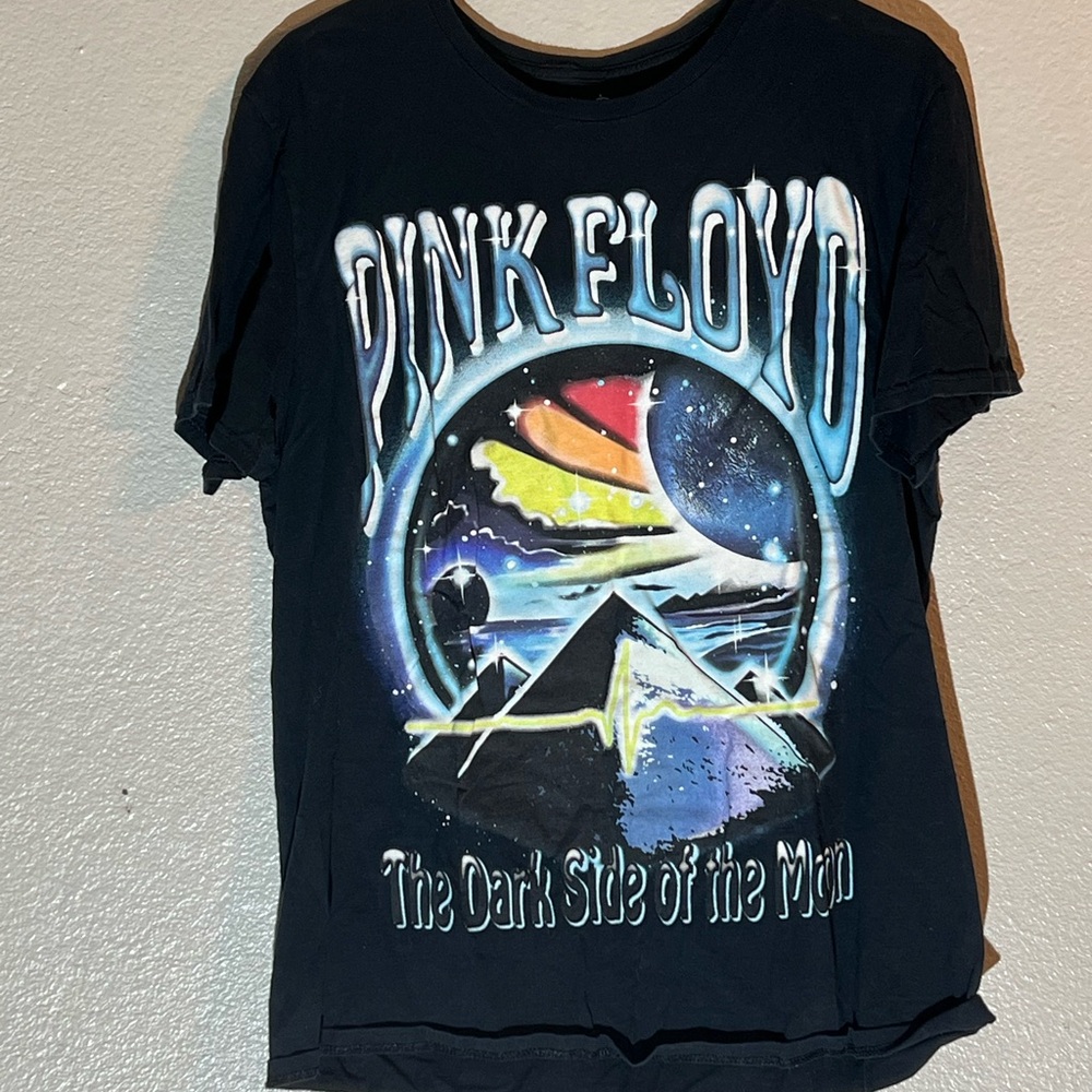 Men’s Pink Floyd shirt